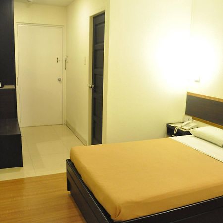 Iloilo Midtown Hotel Экстерьер фото