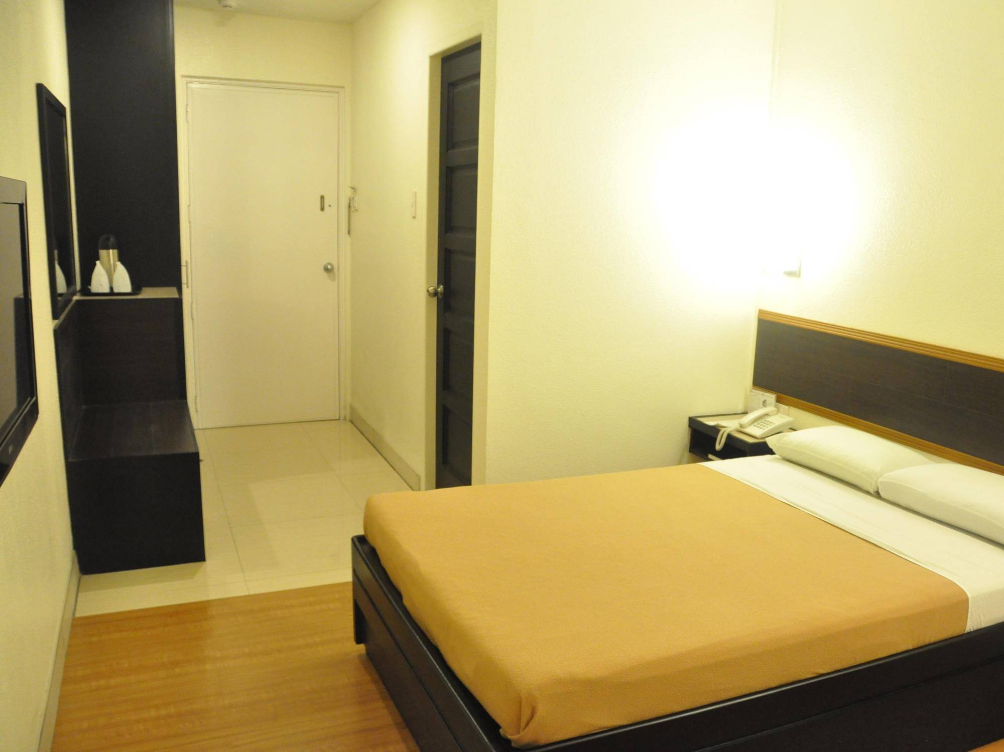 Iloilo Midtown Hotel Экстерьер фото