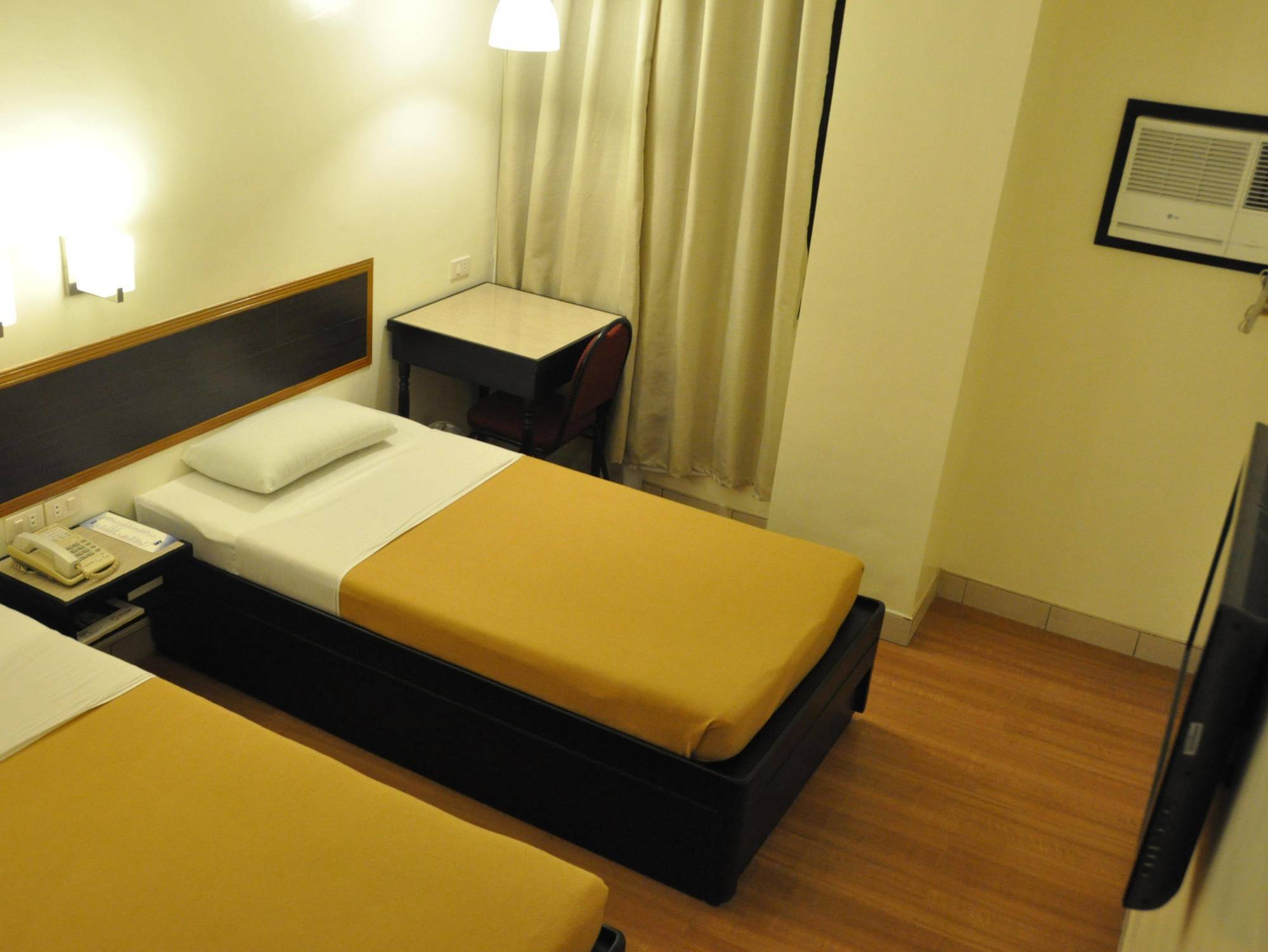 Iloilo Midtown Hotel Экстерьер фото